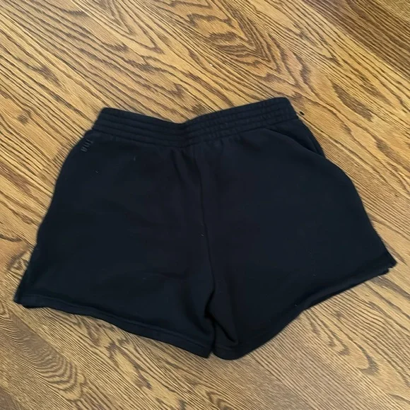 TNA cozy fleece sweat shorts - Picture 2 of 6